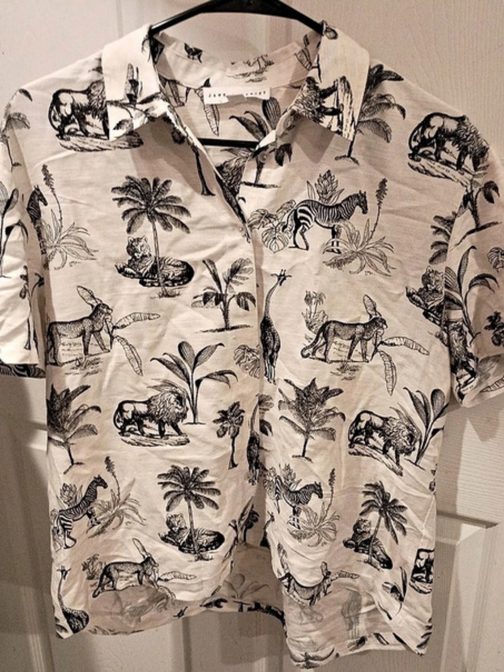 Jane & Delancey Animal Print Button Down in Cream & Black Small Like New